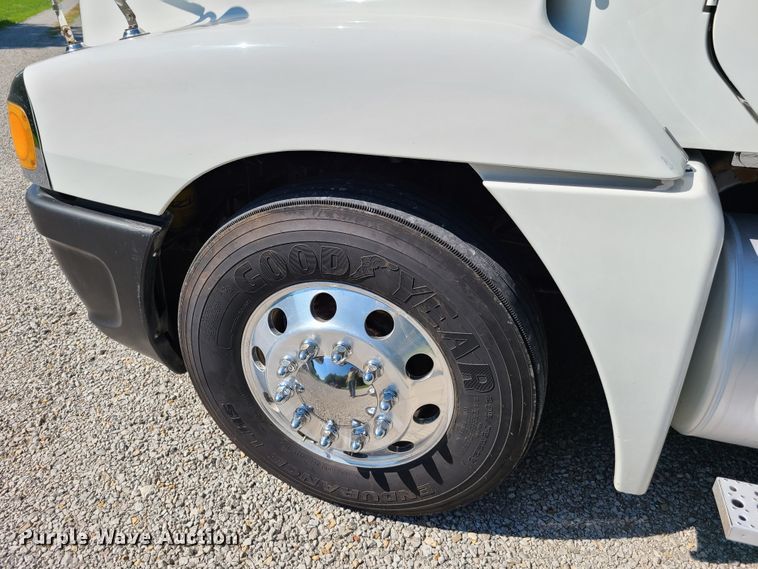 image for item GX9277 2009 Freightliner Century Class  semi truck