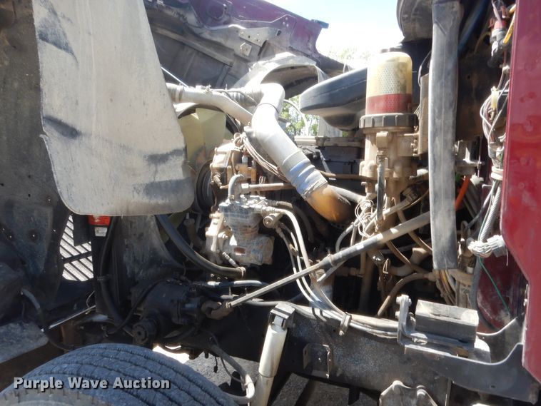 image for item HB9283 2006 International 9900i  semi truck