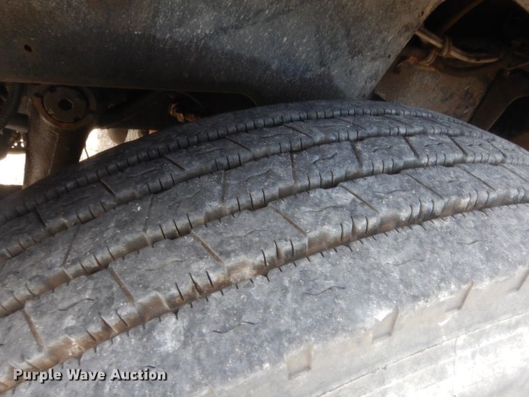 image for item HB9283 2006 International 9900i  semi truck