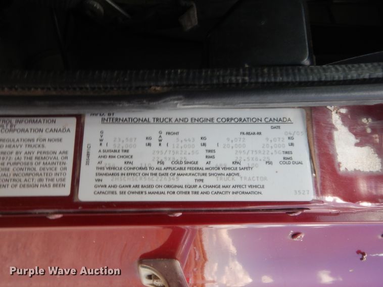 image for item HB9283 2006 International 9900i  semi truck