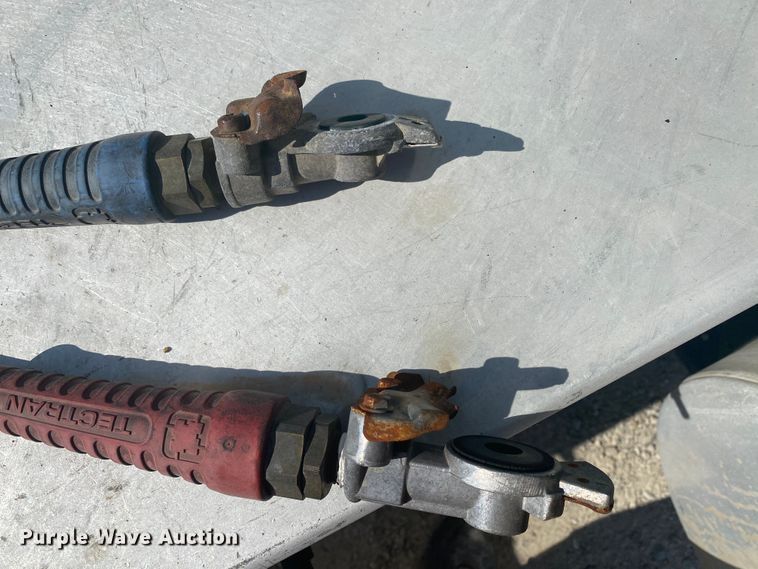 image for item HG9121 2003 International 9900i  semi truck