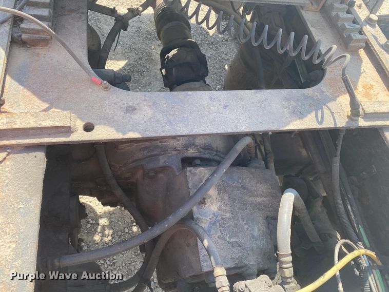 image for item HG9121 2003 International 9900i  semi truck