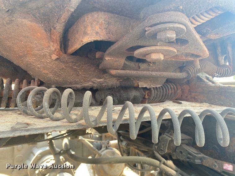 image for item HG9121 2003 International 9900i  semi truck