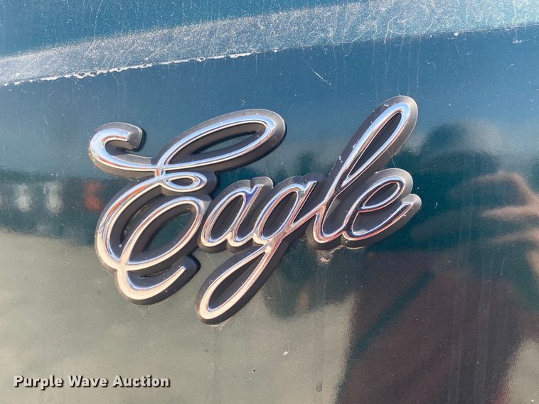 image for item HG9121 2003 International 9900i  semi truck