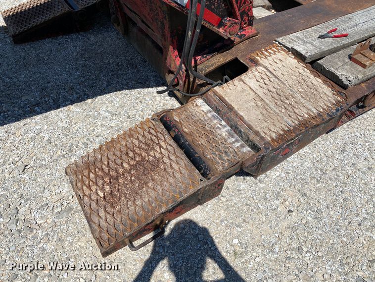 image for item HG9161 1991 Talbert T3DW-50SA-HRG-1-T1 lowboy equipment trailer