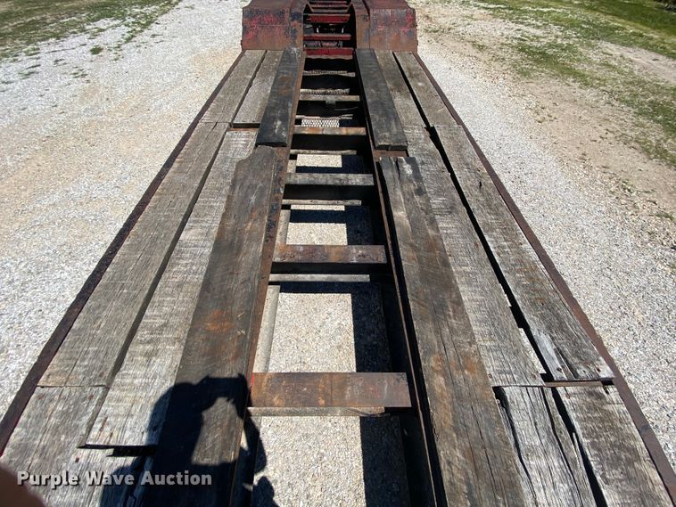 image for item HG9161 1991 Talbert T3DW-50SA-HRG-1-T1 lowboy equipment trailer