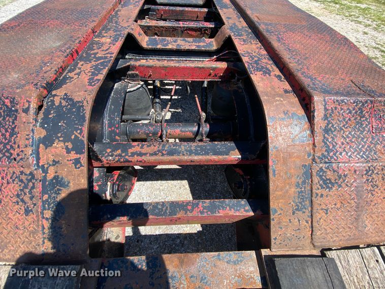 image for item HG9161 1991 Talbert T3DW-50SA-HRG-1-T1 lowboy equipment trailer