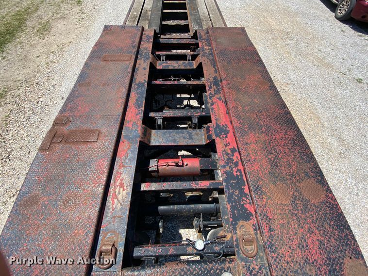 image for item HG9161 1991 Talbert T3DW-50SA-HRG-1-T1 lowboy equipment trailer