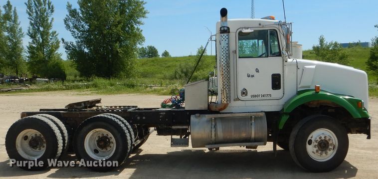 image for item HM9621 1992 Kenworth T400  semi truck