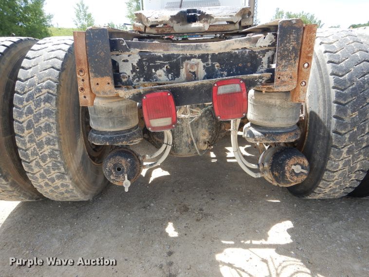 image for item HM9621 1992 Kenworth T400  semi truck