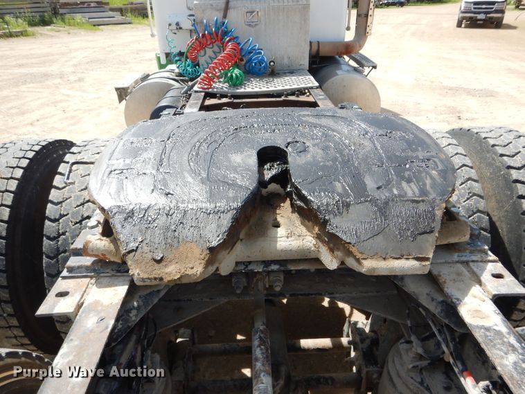 image for item HM9621 1992 Kenworth T400  semi truck