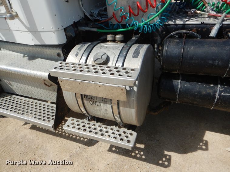 image for item HM9621 1992 Kenworth T400  semi truck