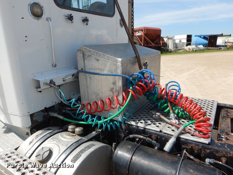 image for item HM9621 1992 Kenworth T400  semi truck