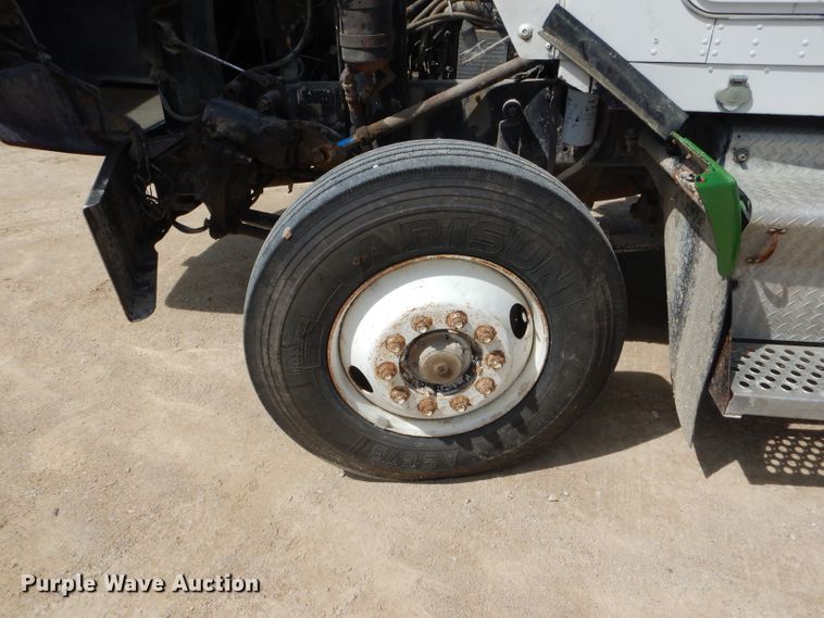 image for item HM9621 1992 Kenworth T400  semi truck