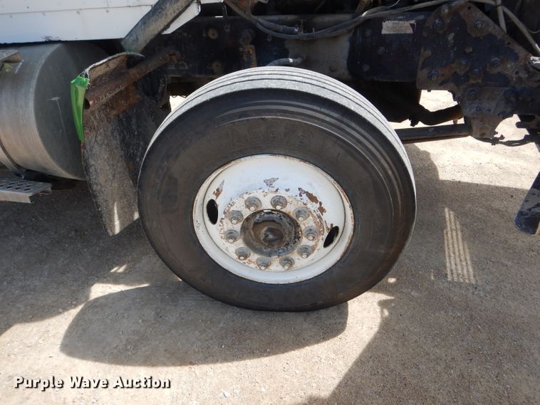 image for item HM9621 1992 Kenworth T400  semi truck