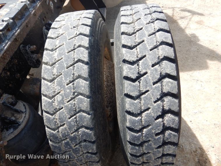 image for item HM9621 1992 Kenworth T400  semi truck