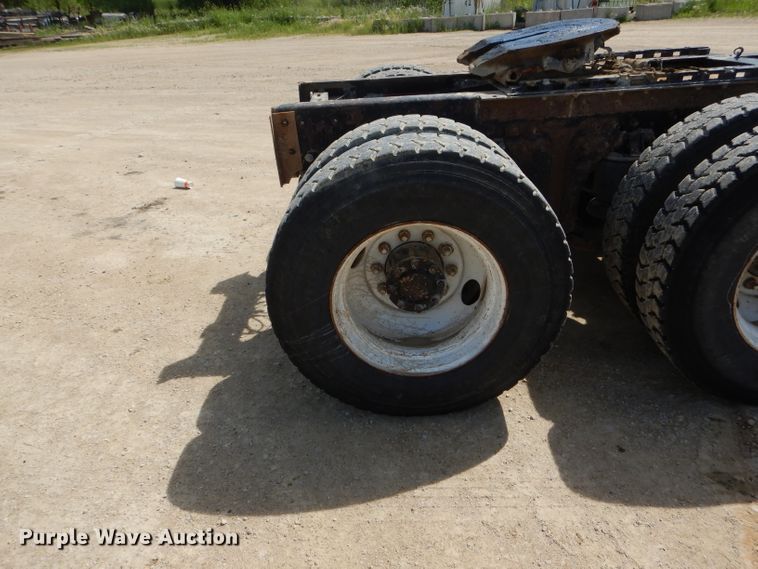 image for item HM9621 1992 Kenworth T400  semi truck