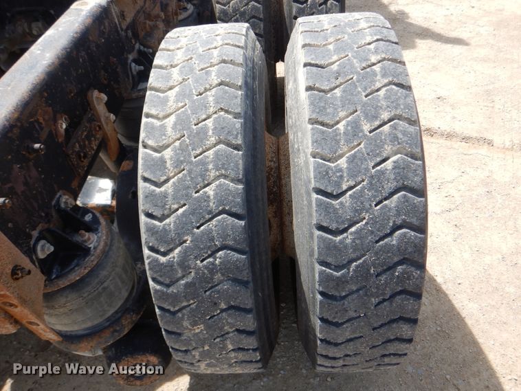 image for item HM9621 1992 Kenworth T400  semi truck