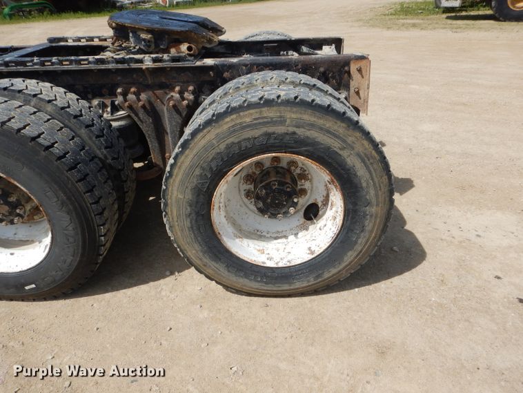 image for item HM9621 1992 Kenworth T400  semi truck