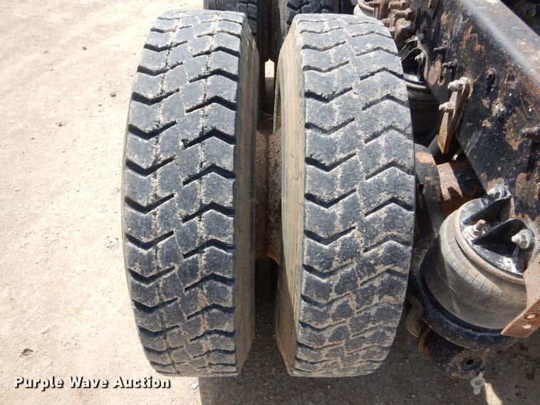 image for item HM9621 1992 Kenworth T400  semi truck