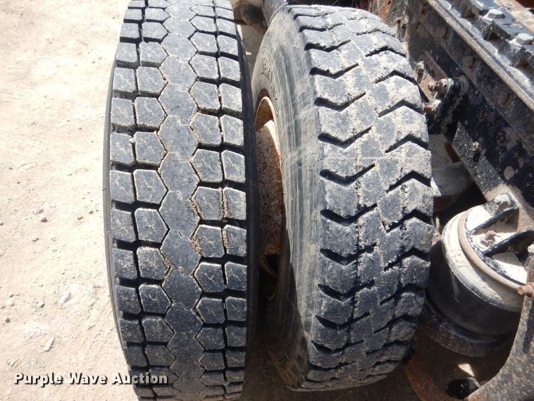 image for item HM9621 1992 Kenworth T400  semi truck