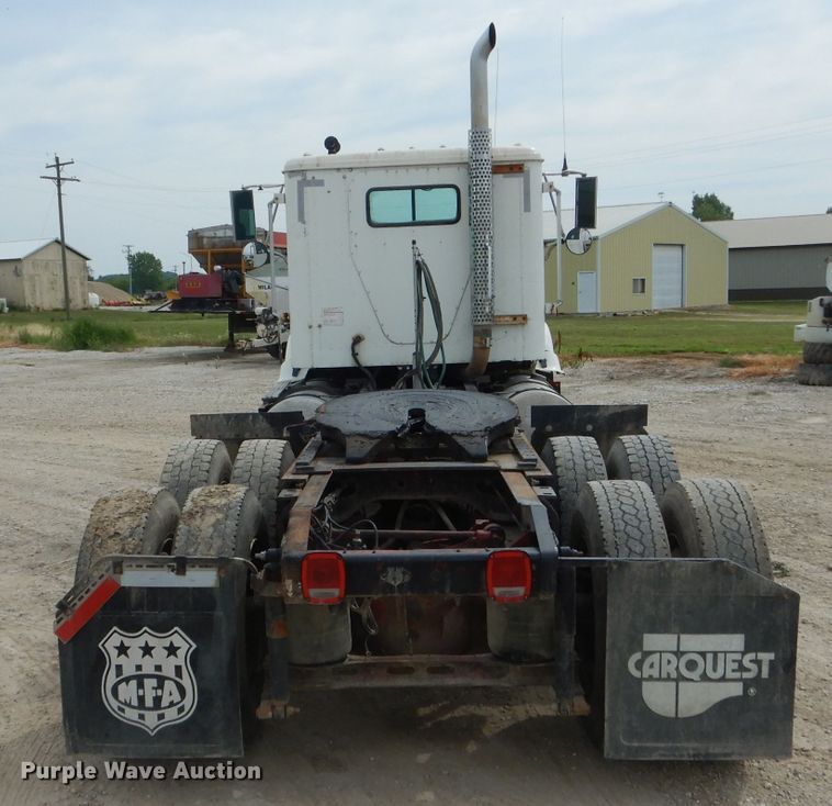 image for item HM9694 1995 International 9400  semi truck