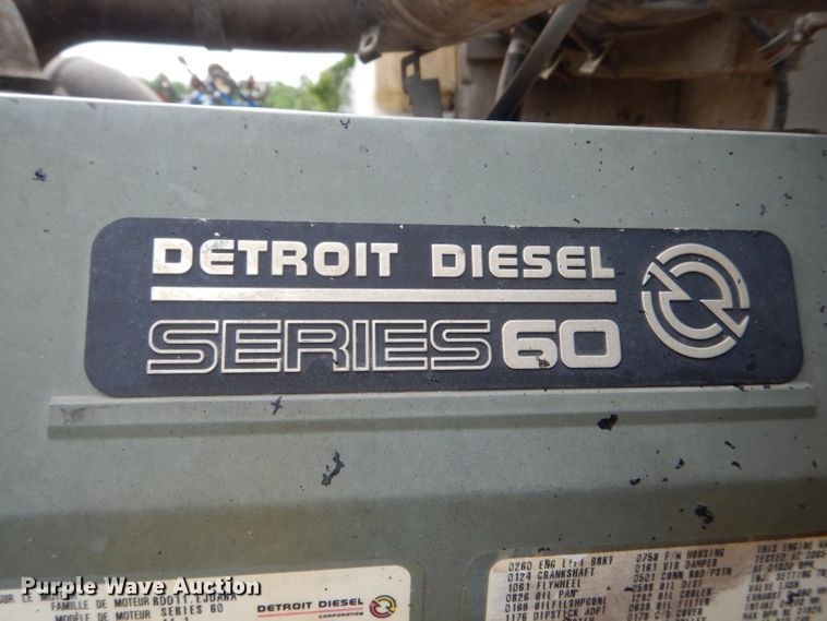 image for item HM9694 1995 International 9400  semi truck