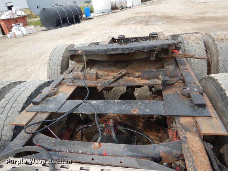 image for item HM9694 1995 International 9400  semi truck