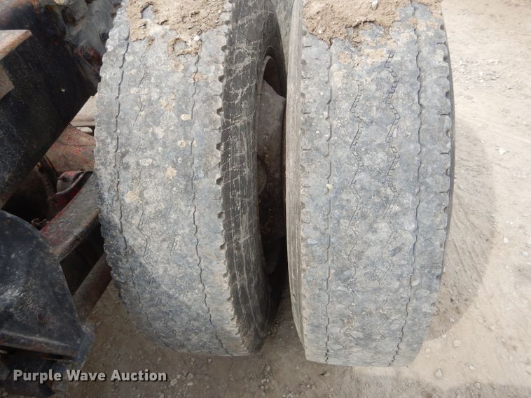 image for item HM9694 1995 International 9400  semi truck