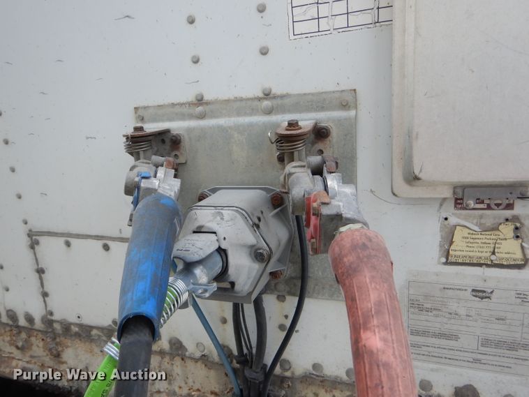 image for item HM9698 2000 Wabash dry van trailer