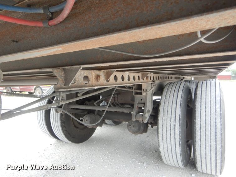 image for item HM9698 2000 Wabash dry van trailer