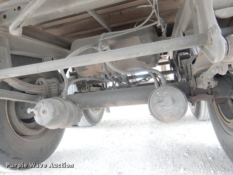 image for item HM9698 2000 Wabash dry van trailer