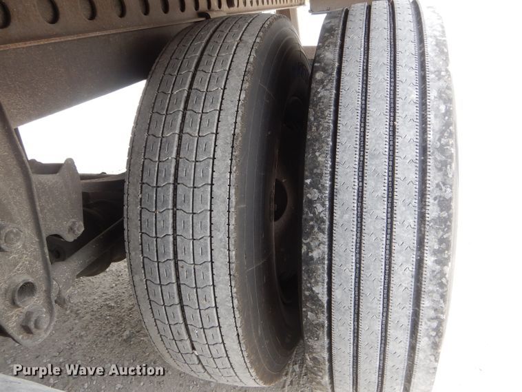 image for item HM9698 2000 Wabash dry van trailer