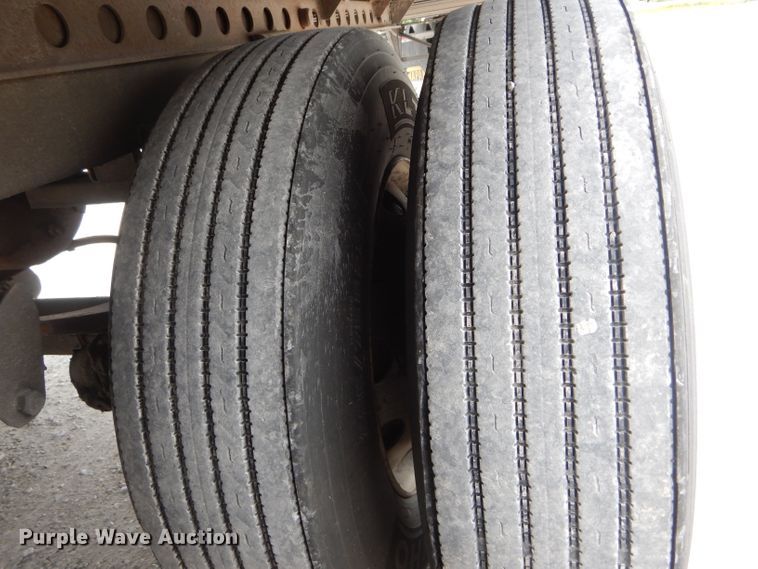 image for item HM9698 2000 Wabash dry van trailer