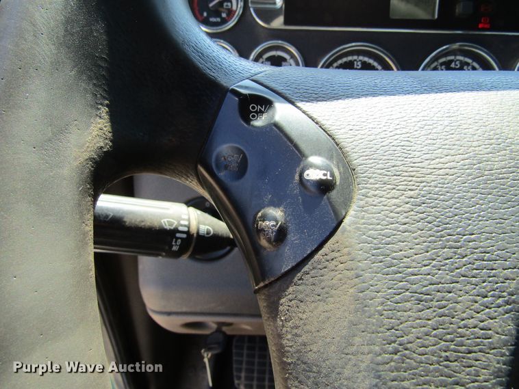 image for item HM9704 2010 Freightliner Cascadia  semi truck