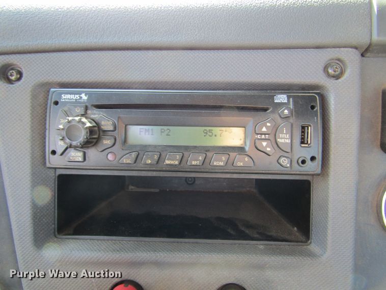 image for item HM9704 2010 Freightliner Cascadia  semi truck