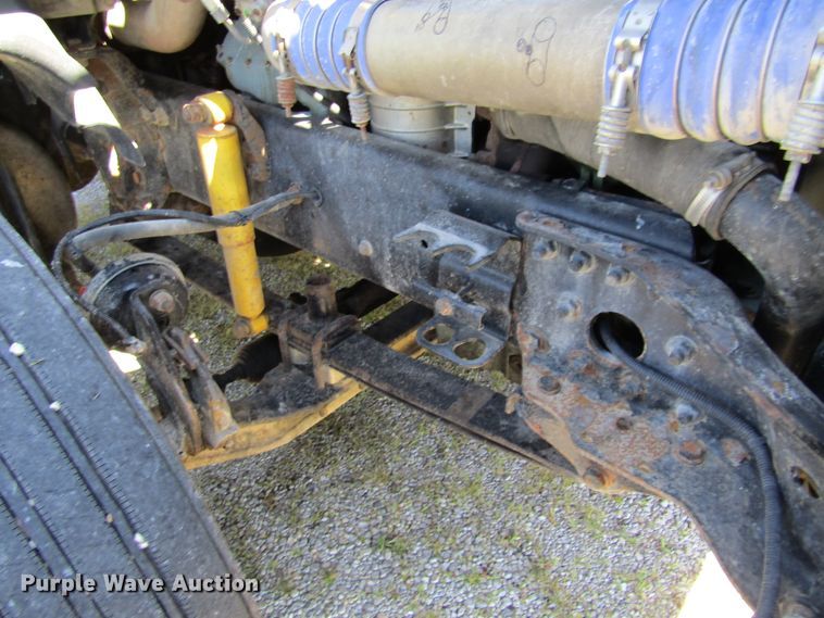 image for item HM9704 2010 Freightliner Cascadia  semi truck