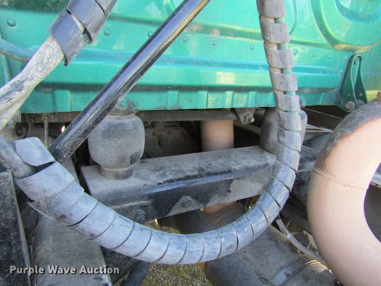 image for item HM9704 2010 Freightliner Cascadia  semi truck