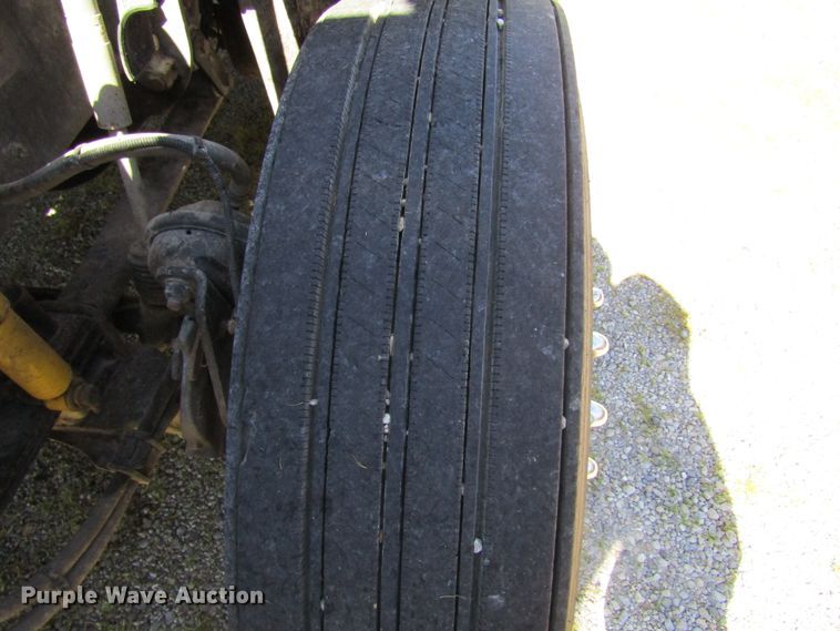 image for item HM9704 2010 Freightliner Cascadia  semi truck