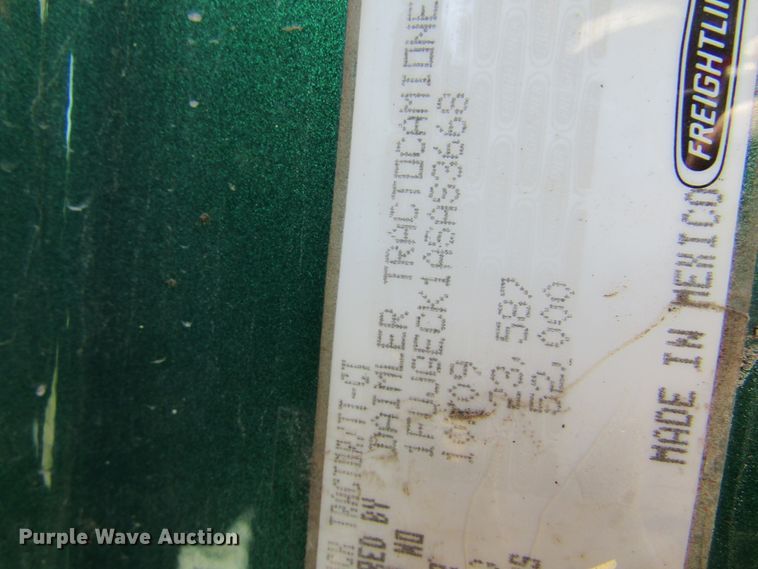 image for item HM9704 2010 Freightliner Cascadia  semi truck