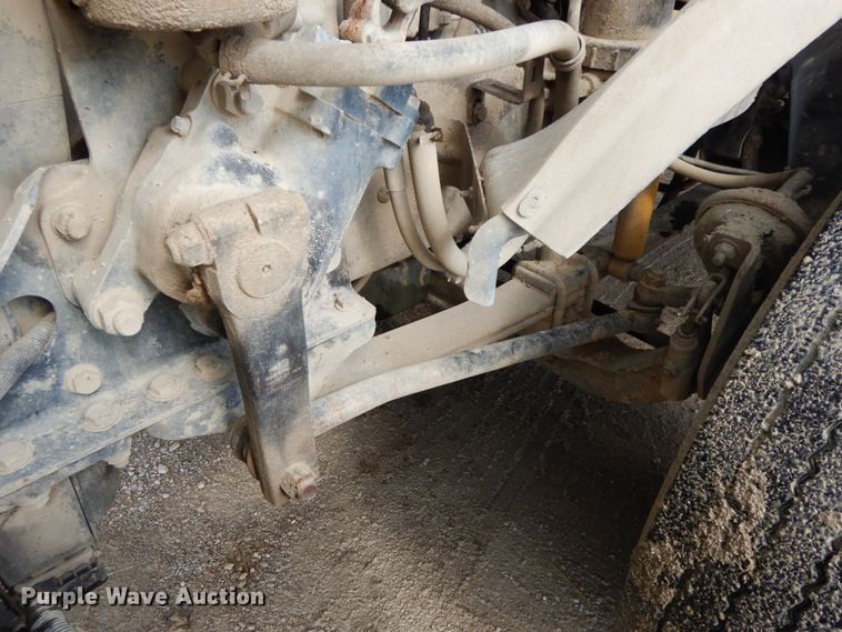 image for item HM9718 2005 Freightliner Columbia  semi truck