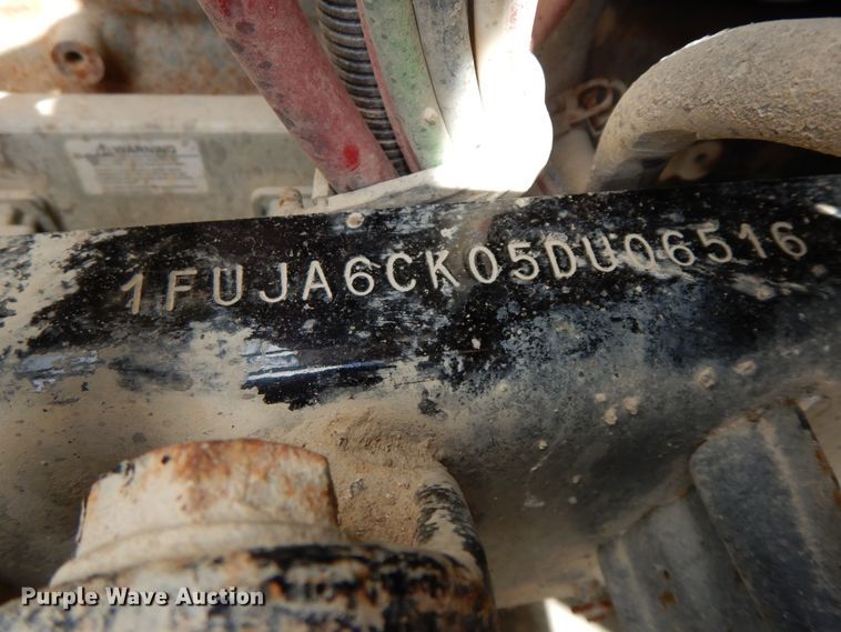 image for item HM9718 2005 Freightliner Columbia  semi truck