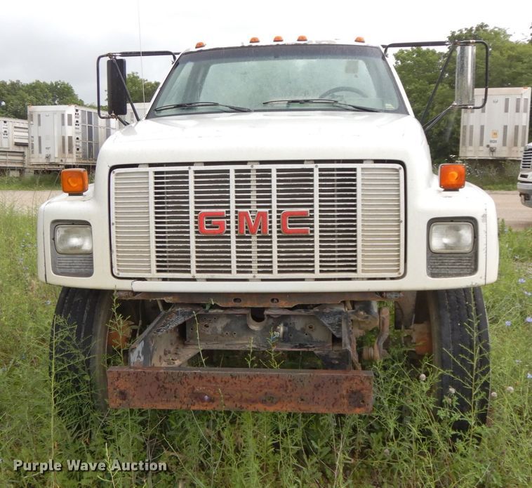 image for item HM9729 1994 GMC TopKick  truck cab and chassis