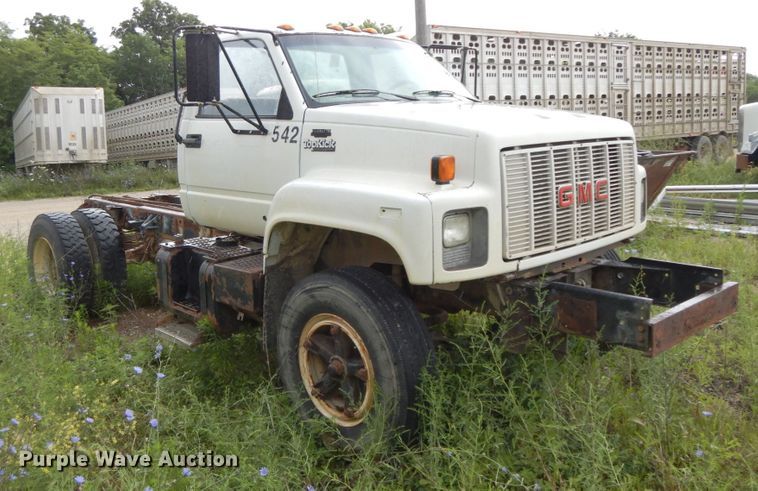 image for item HM9729 1994 GMC TopKick  truck cab and chassis