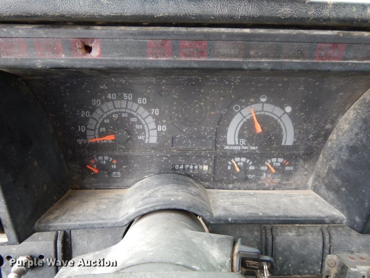 image for item HM9729 1994 GMC TopKick  truck cab and chassis