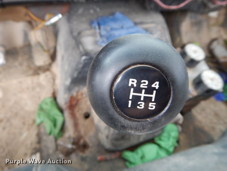 image for item HM9729 1994 GMC TopKick  truck cab and chassis