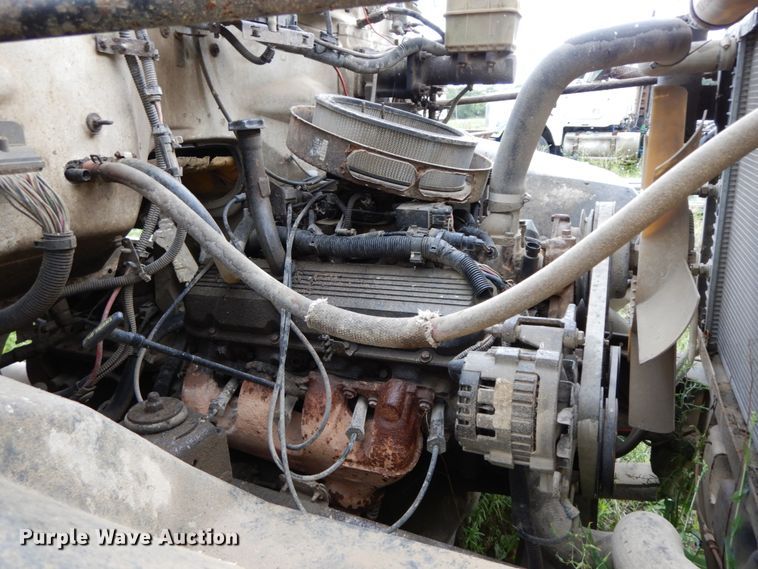 image for item HM9729 1994 GMC TopKick  truck cab and chassis