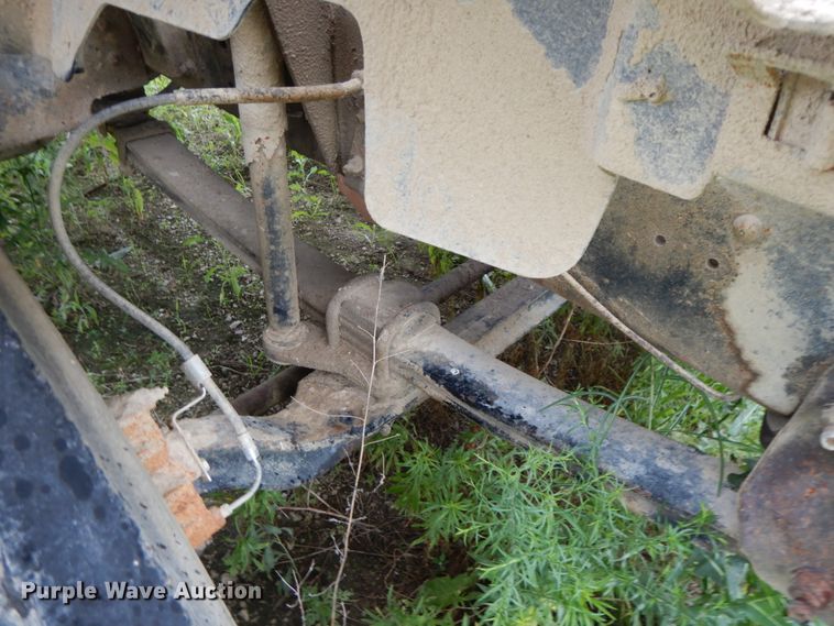 image for item HM9729 1994 GMC TopKick  truck cab and chassis