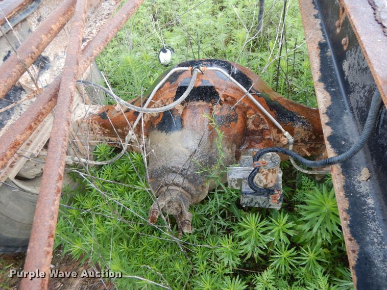 image for item HM9729 1994 GMC TopKick  truck cab and chassis