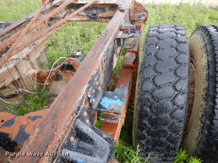 image for item HM9729 1994 GMC TopKick  truck cab and chassis